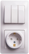 Изображение товара Systeme Electric Glossa Бел Блок: розетка с/з со шторками и 3-кл. выключатель