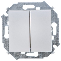 Изображение товара Simon 15 Алюминий Выключатель 2-клавишный проходной (переключатель), 16А, 250В, винт.зажим