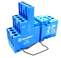 Изображение товара Finder Розетка с винтовыми клеммами (с зажимной клетью) для реле 55.32, 55.34, таймера 85.02, 85.04 синий цвет