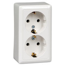 Изображение товара Systeme Electric ХИТ наруж Бел Розетка 2-ая с/з без шторок, 16А, 250В