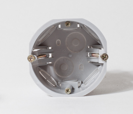 Изображение товара SPL Коробка установочная однопостовая для г/к пластиковыми лапками D- SPL -65 мм H- SPL -45 мм IP30 (SPL - KMS 003)