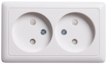 Изображение товара Systeme Electric ХИТ наруж Бел Розетка 2-ая б/з со шторками, 16А