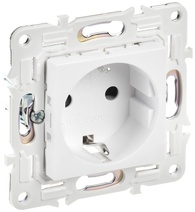 Изображение товара IEK SKANDY Арктический белый Розетка с/з с защитными шторками 16А SK-R04W