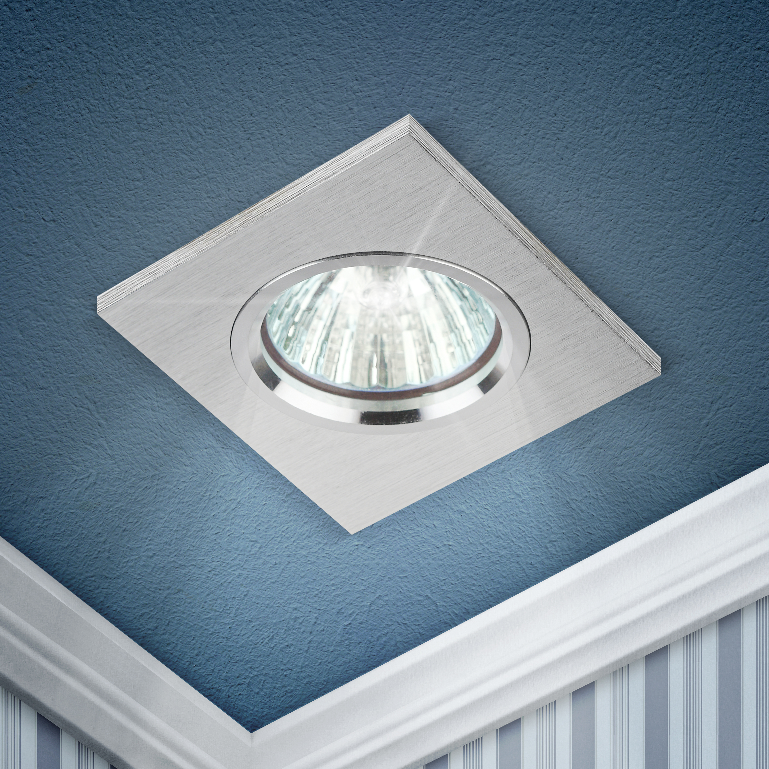 Изображение товара ЭРА KL57 SL Светильник литой "алюминевый " MR16,12V/220V, 50W серебро (100/1400)