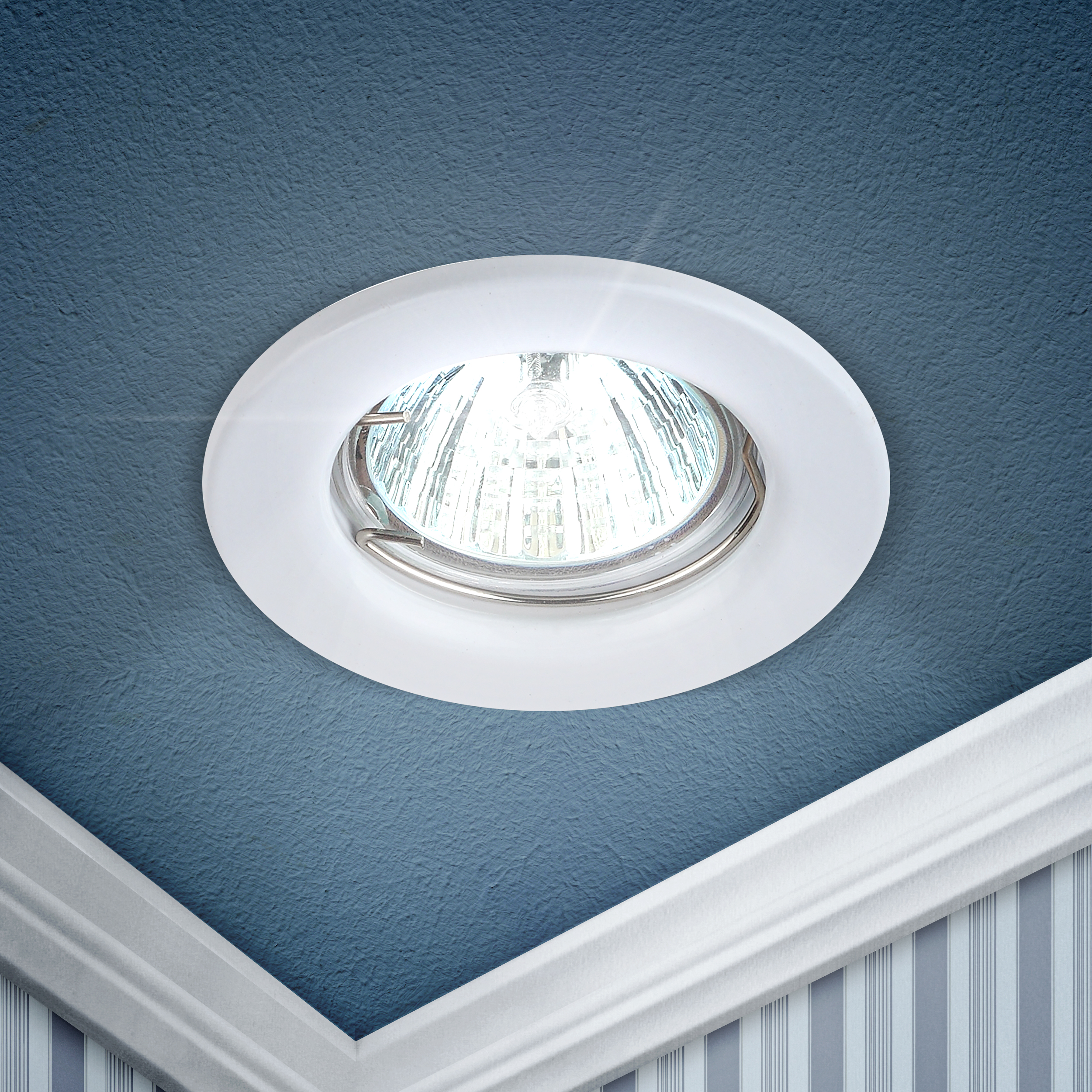 Изображение товара ЭРА Светильник встраиваемый штампованный ST1 WH под лампу MR16 GU5.3 белый