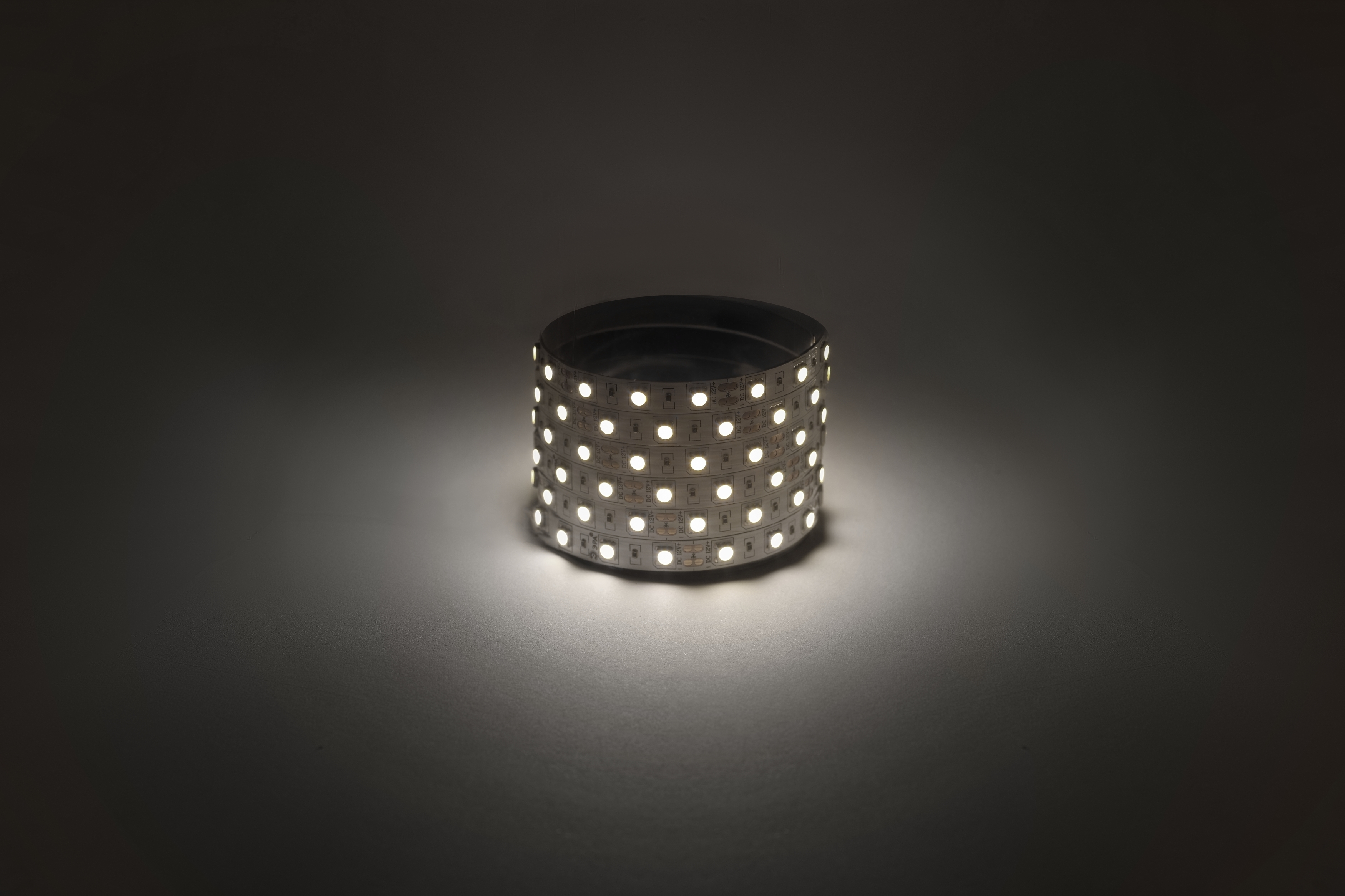 Изображение товара ЭРА LS5050 RGB 24В 5м IP65 - 14, 4 Вт/м, RGB лента, влажностезащита