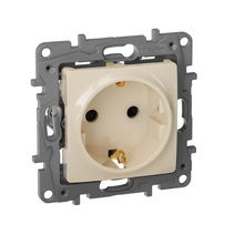 Изображение товара Legrand Etika Слоновая кость Розетка с/з со шторками, винтовые клеммы.