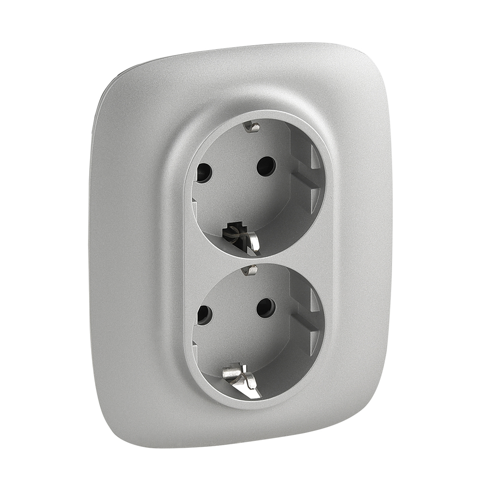 Изображение товара Legrand Valena ALLURE DIY Алюм Розетка 2-ая с/з с защитными шторками, безвинт.зажим.
