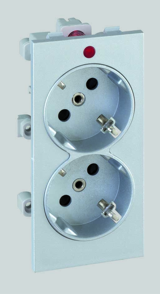 Изображение товара Simon Connect Алюминий Розетка двойная, 2к+з Schuko, 16А, 250В, Cima-модуль 52x108 мм