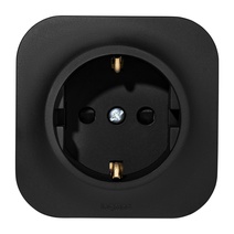 Изображение товара Legrand Quteo IP20 Чёрный матовый Розетка с заземлением со шторками  16А 250В винтовые зажимы накладной монтаж.